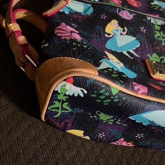 Dooney & Bourke Disney Alice in Wonderland hard to find Crossbody bag - Picture 3 of 11